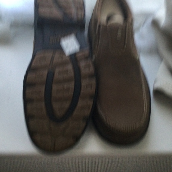 SKECHERS Men’s Leather Loafers…new in box. (Extra wide fit) - Picture 11 of 12